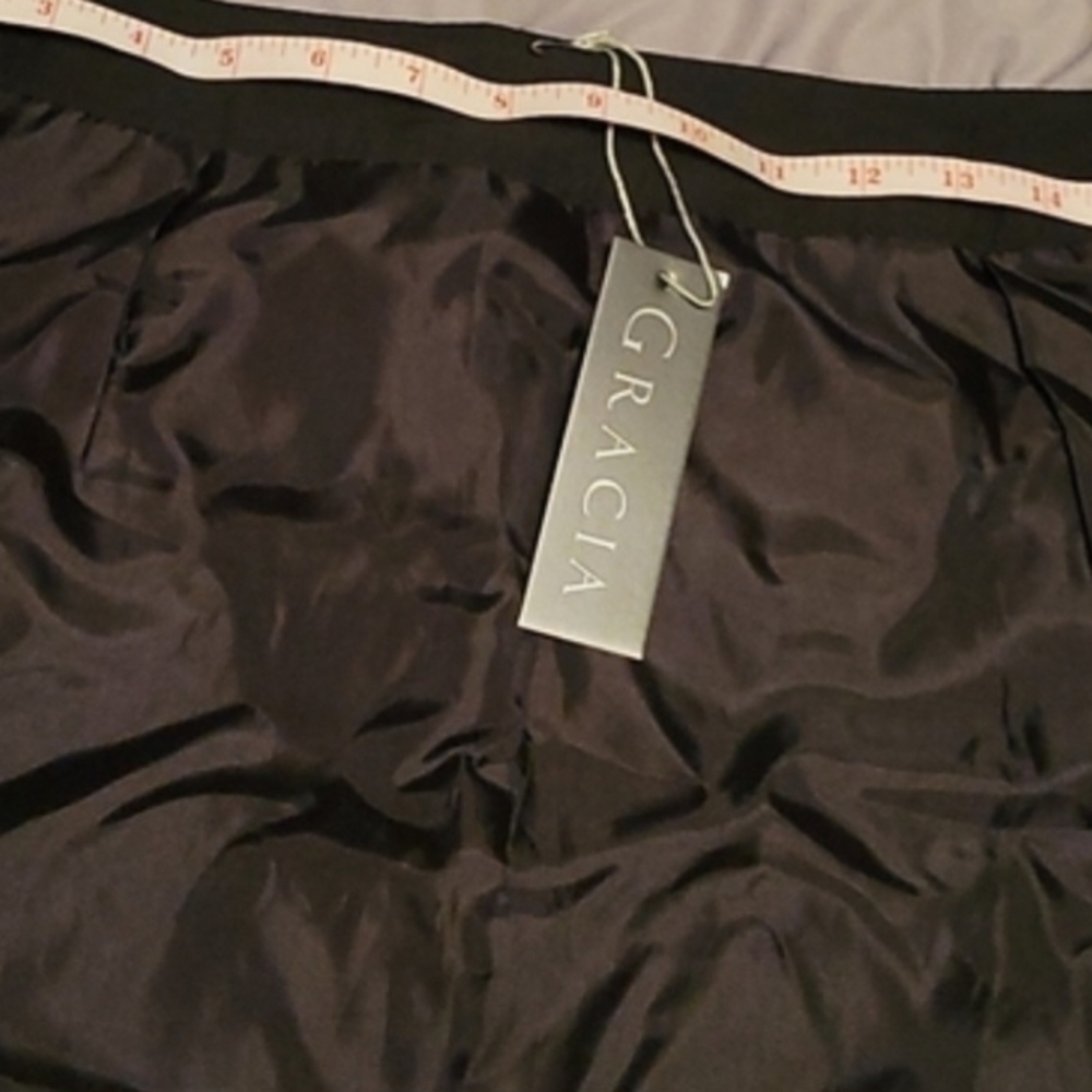 Gracia Black Feathered Mini Skirt - Picture 6 of 6